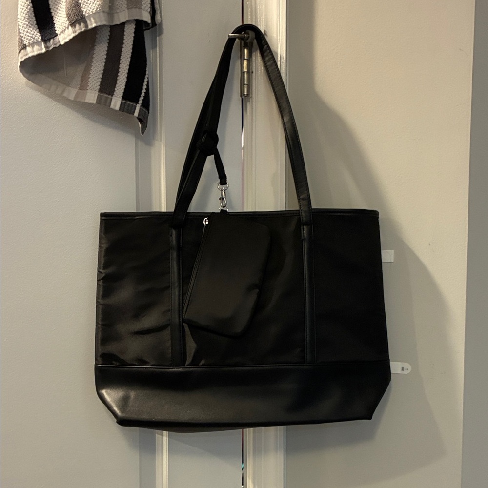 Classic Black Women's Laptop Tote Bag - Spacious Carryall